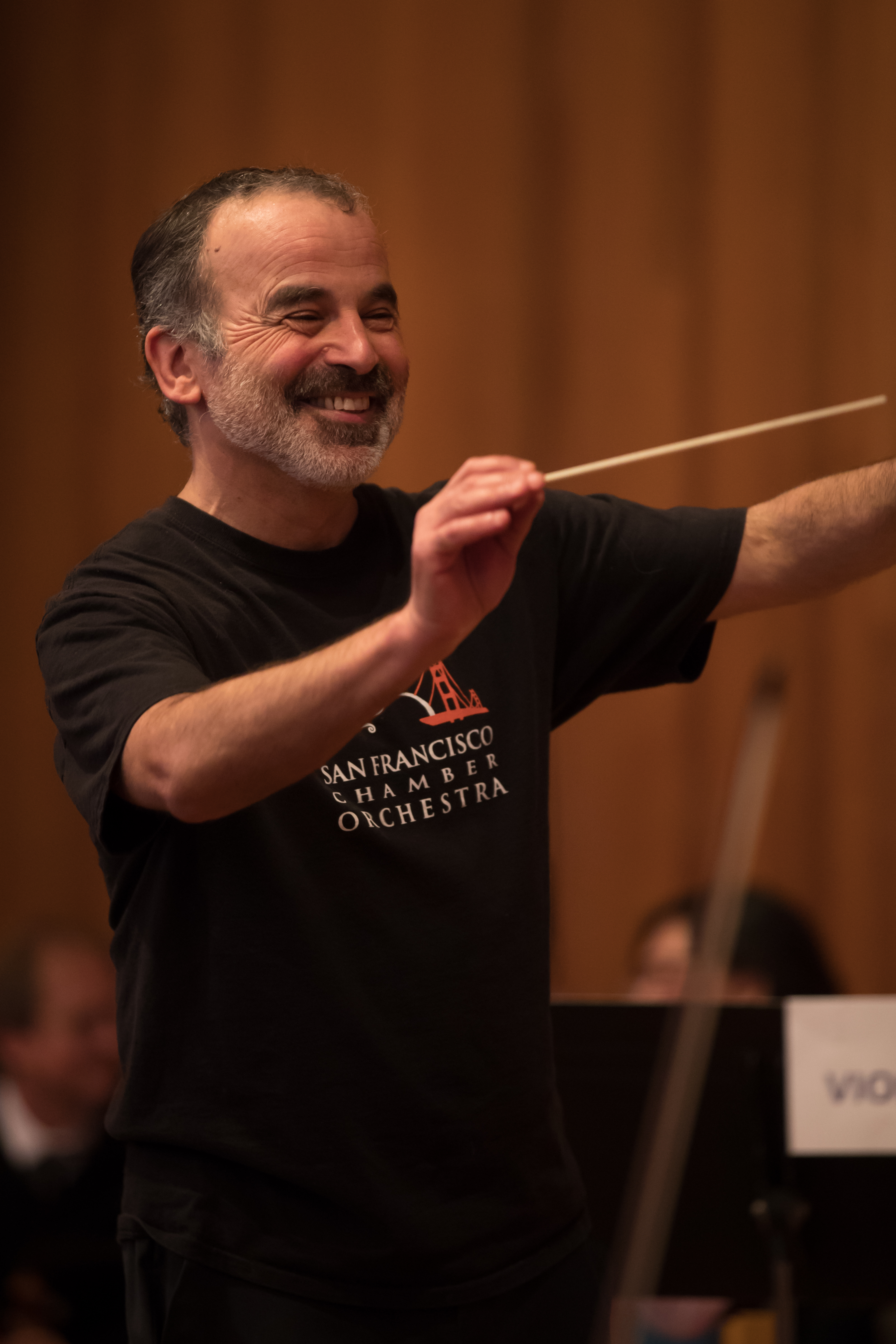 Mentor Benjamin Simon, Music Director of the SF Chamber Orchestra, leads a Side By Side workshop in 2017.